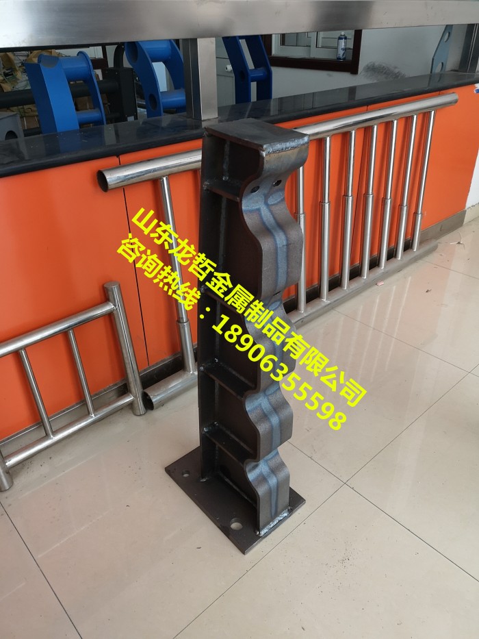 防撞護欄，防撞立柱